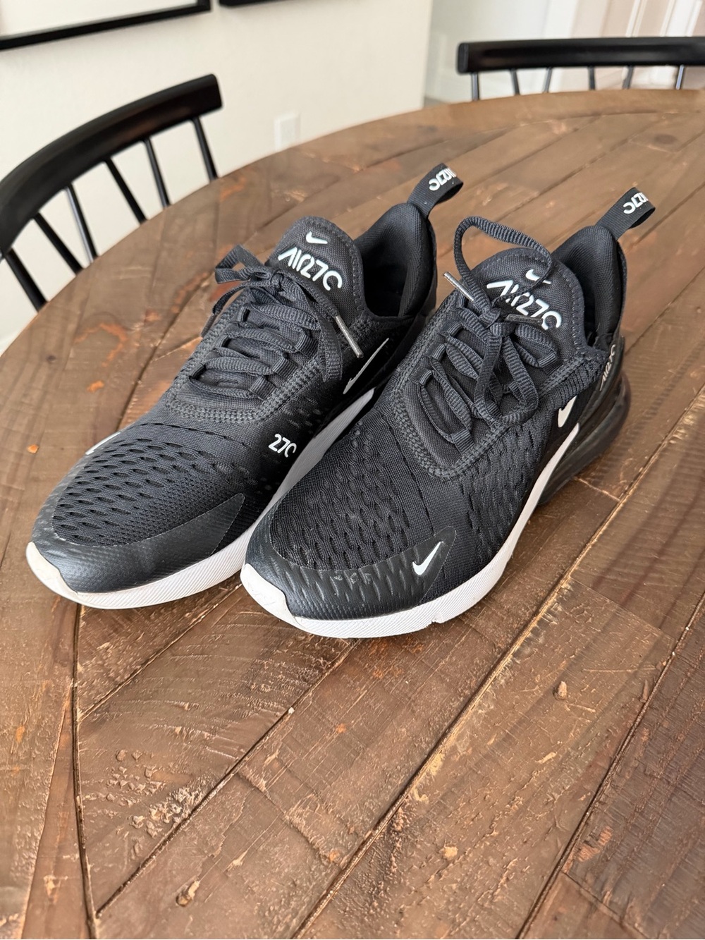 Nike Black/White Air Max 270 Lightweight Running Shoes